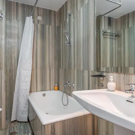 Apartment Tuguest Gran Via 24 *